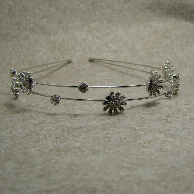 New Women Girl Lady Fashion Metal Crystals Daisy Headband Head Piece Hair band Fashion Jewelry hair accessories 3pcs lot
New Women Girl Lady Fashion Metal Crystals Daisy Headband Head Piece Hair band Fashion Jewelry hair accessories 3pcs lot