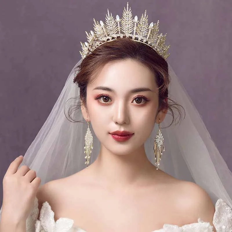Baroque Bridal Crown Tiara and Earrings Set Bride Hair Accessories Wedding Princess Diadem Headpiece Head Jewelry Gold Headband
Baroque Bridal Crown Tiara and Earrings Set Bride Hair Accessories Wedding Princess Diadem Headpiece Head Jewelry Gold Headband