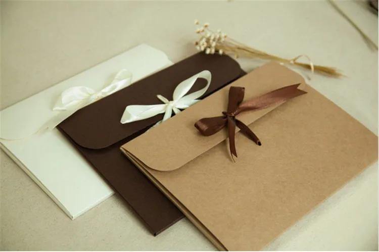 24*18*0.7cm 3 Colour kraft paper envelope bag Silk scarf gift paper bag postcard paper packing bag photo cd dvd bag 100pcs/lot
24*18*0.7cm 3 Colour kraft paper envelope bag Silk scarf gift paper bag postcard paper packing bag photo cd dvd bag 100pcs/lot