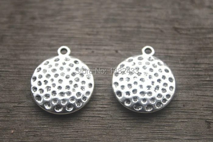8pcs-- Golf Ball Charms, Antique silver Golf Ball charm pendants, sports charm 22x19mm
8pcs-- Golf Ball Charms, Antique silver Golf Ball charm pendants, sports charm 22x19mm