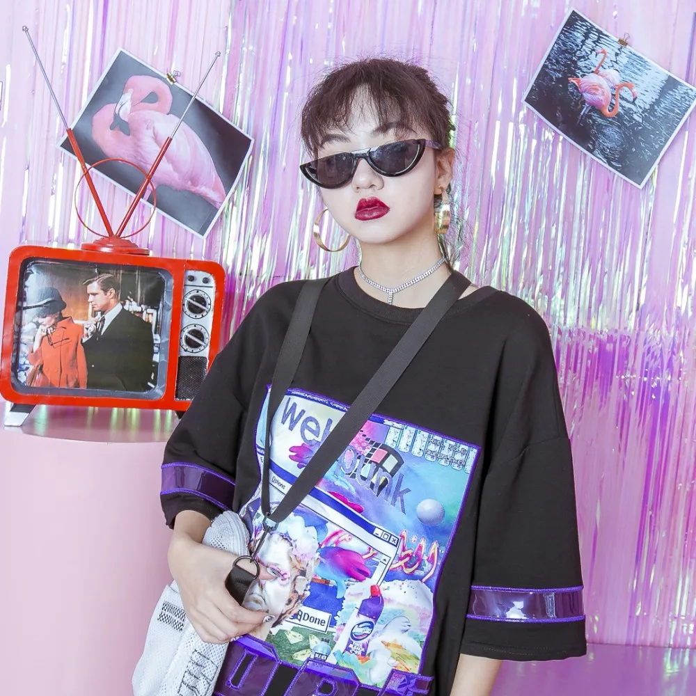 2018 summer new fashionable BF film character embroidery girl hip-hop loose five sleeve T-shirt
2018 summer new fashionable BF film character embroidery girl hip-hop loose five sleeve T-shirt