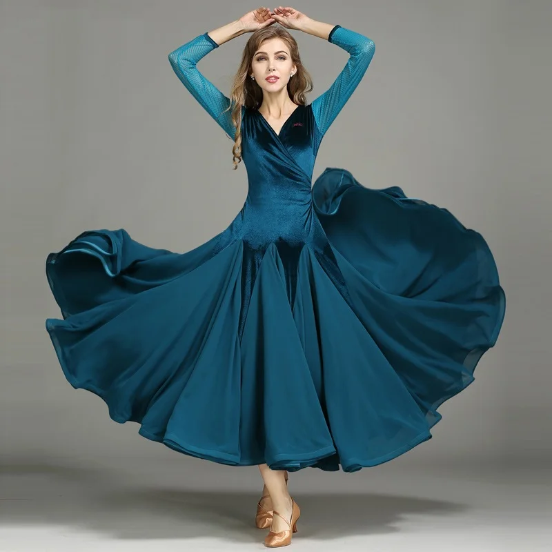 Beautiful Feather Velvet Modern Dance Dress Lady Ballroom Dancing Costume Adult National Standard Dance Suit Skirt B-6171
Beautiful Feather Velvet Modern Dance Dress Lady Ballroom Dancing Costume Adult National Standard Dance Suit Skirt B-6171