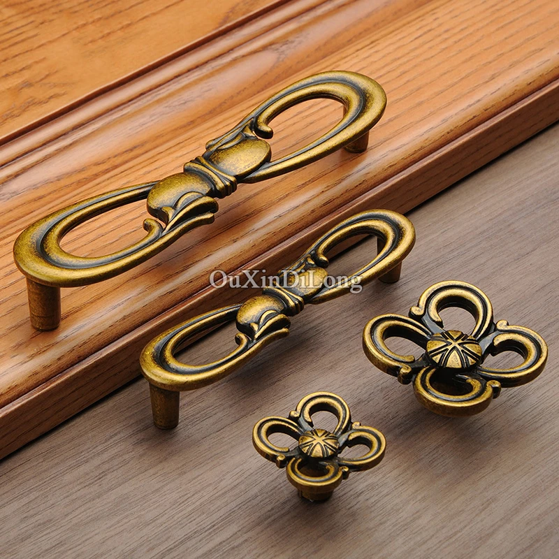 Retro Vintage 10PCS European Antique Kitchen Door Furniture Handle Cupboard Drawer Wardrobe Wine Cabinet Pulls Handles and Knobs
Retro Vintage 10PCS European Antique Kitchen Door Furniture Handle Cupboard Drawer Wardrobe Wine Cabinet Pulls Handles and Knobs