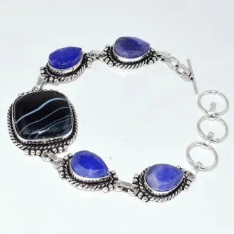 Sapphires & Botswana Agates Bracelet Silver Overlay Over Copper , 21.5 cm, B3208
Sapphires & Botswana Agates Bracelet Silver Overlay Over Copper , 21.5 cm, B3208