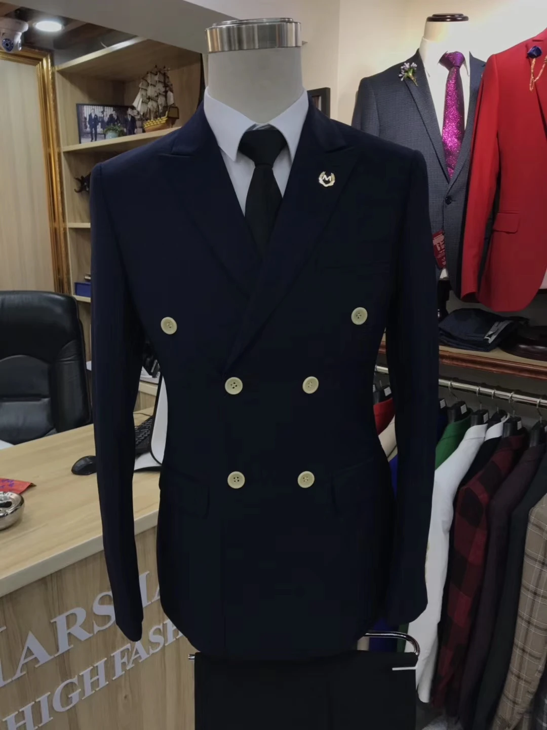 2018 Men Wedding Suits Slim Fit 2 Pieces Tuxedo Groom men floral suits wedding mens suit with pants men double breasted suit
2018 Men Wedding Suits Slim Fit 2 Pieces Tuxedo Groom men floral suits wedding mens suit with pants men double breasted suit