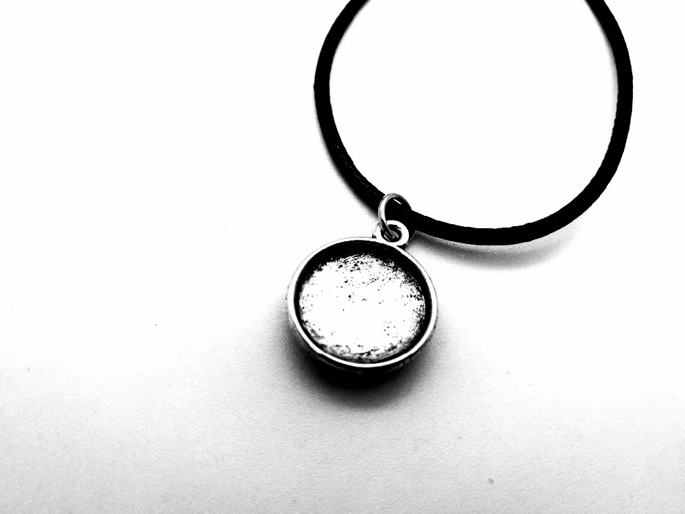 30PCS Outline Globe World Map Pendant Necklace Travel Global Planet Earth Leather Rope Necklaces Personality Graduation Gifts
30PCS Outline Globe World Map Pendant Necklace Travel Global Planet Earth Leather Rope Necklaces Personality Graduation Gifts