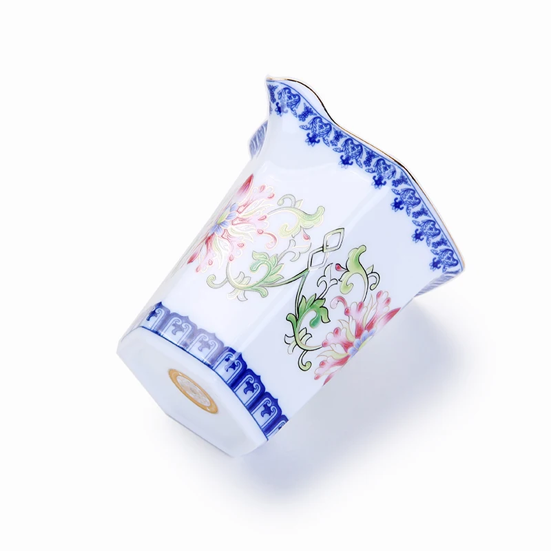 PINNY Jingdezhen Embossed Kung Fu Tea Cup Blue And White Porcelain Fair Cups Chinese Kung Fu Tea Sets Vintage Ceramic Teacups
PINNY Jingdezhen Embossed Kung Fu Tea Cup Blue And White Porcelain Fair Cups Chinese Kung Fu Tea Sets Vintage Ceramic Teacups