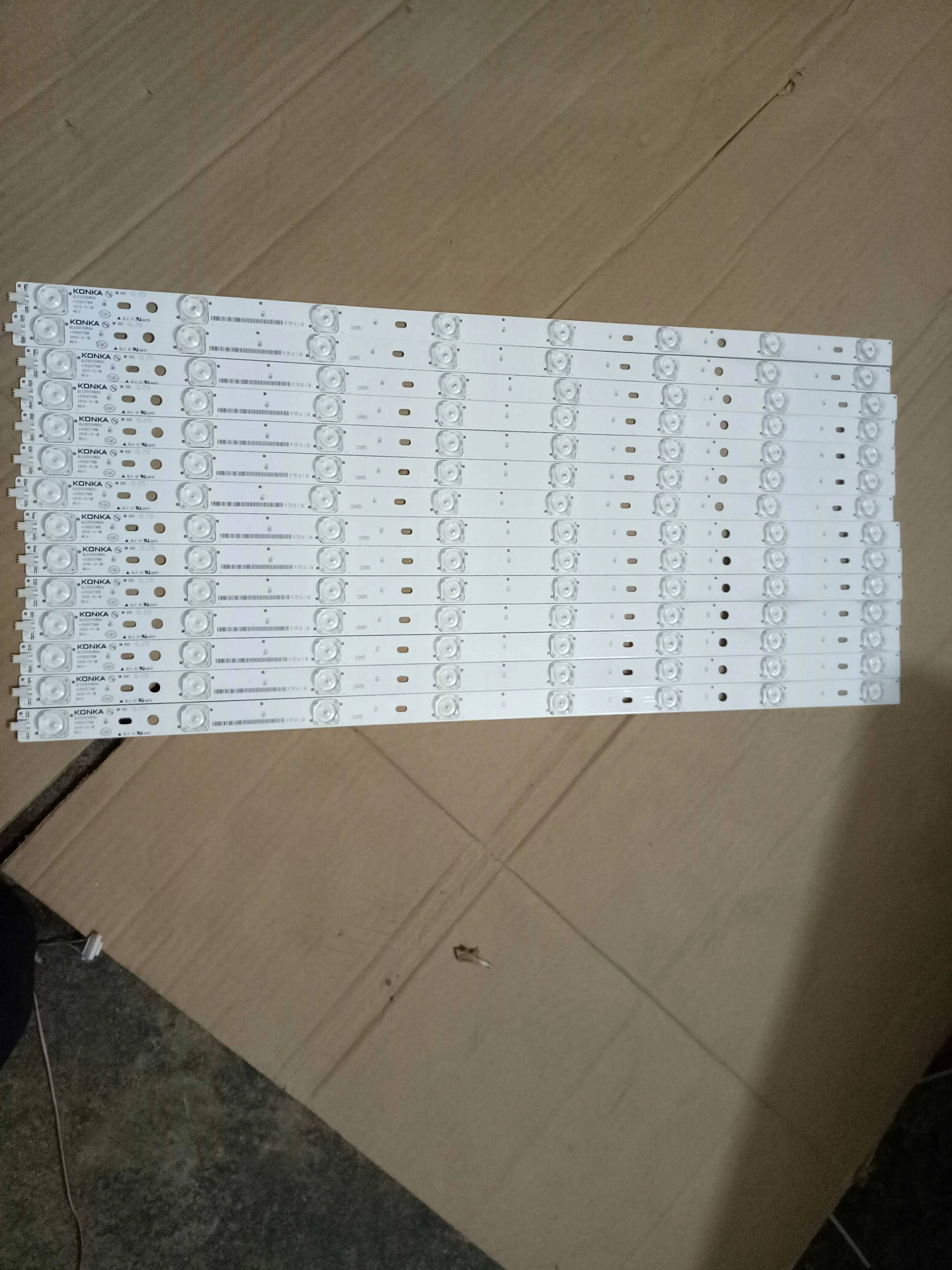 14pieces/lot for 35021768QLED55X80U 3v led backlight CLED55X80U 35021084 35021137 35021768 8lamps 625mm
14pieces/lot for 35021768QLED55X80U 3v led backlight CLED55X80U 35021084 35021137 35021768 8lamps 625mm