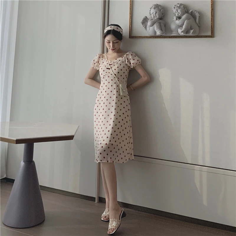 vintage dot puff sleeve square collar Harajuku knee-length dress fashion brand Women's Clothing summer style party dresses hot
vintage dot puff sleeve square collar Harajuku knee-length dress fashion brand Women's Clothing summer style party dresses hot