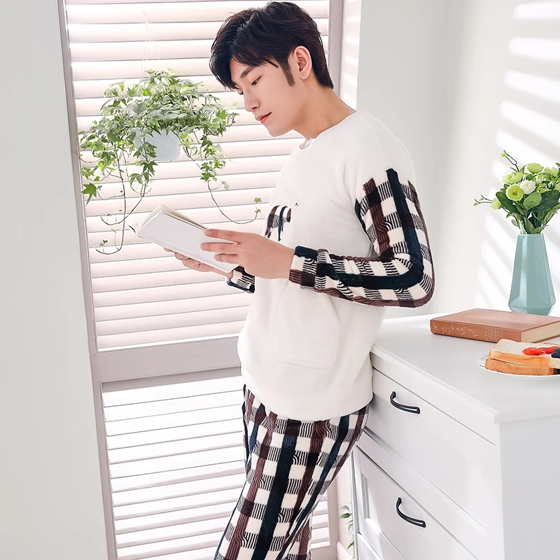 BZEL 2PCS Winter New Men's Pajamas Warm Flannel Pajamas Set Long Sleeve Caroset Sleepwear Flano Sleep Lounge Pijama Pyjama L-3XL
BZEL 2PCS Winter New Men's Pajamas Warm Flannel Pajamas Set Long Sleeve Caroset Sleepwear Flano Sleep Lounge Pijama Pyjama L-3XL