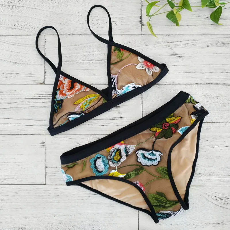 2022 New Floral Embroidery Bikini Sexy Women Swimsuit Bandeau Brazilian Swimwear Vintage Print Back Wear Lace Up Female Biquini
2022 New Floral Embroidery Bikini Sexy Women Swimsuit Bandeau Brazilian Swimwear Vintage Print Back Wear Lace Up Female Biquini