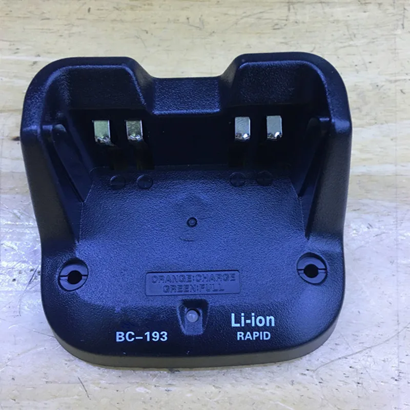 Только настольное зарядное устройство для Iphone F3002 F4001 F3101 V80 V8E и т. д. рация литий