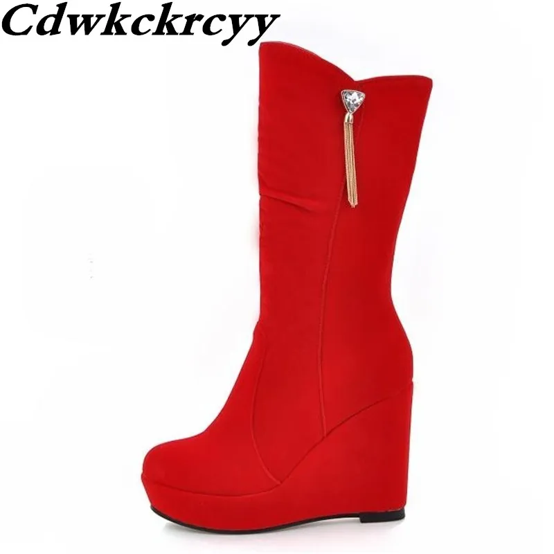 winter Cashmere Korean Edition Middle tube Women Boots Slope heel Thick bottom Chivalry boots Rhinestone Grind Wedding boots
winter Cashmere Korean Edition Middle tube Women Boots Slope heel Thick bottom Chivalry boots Rhinestone Grind Wedding boots