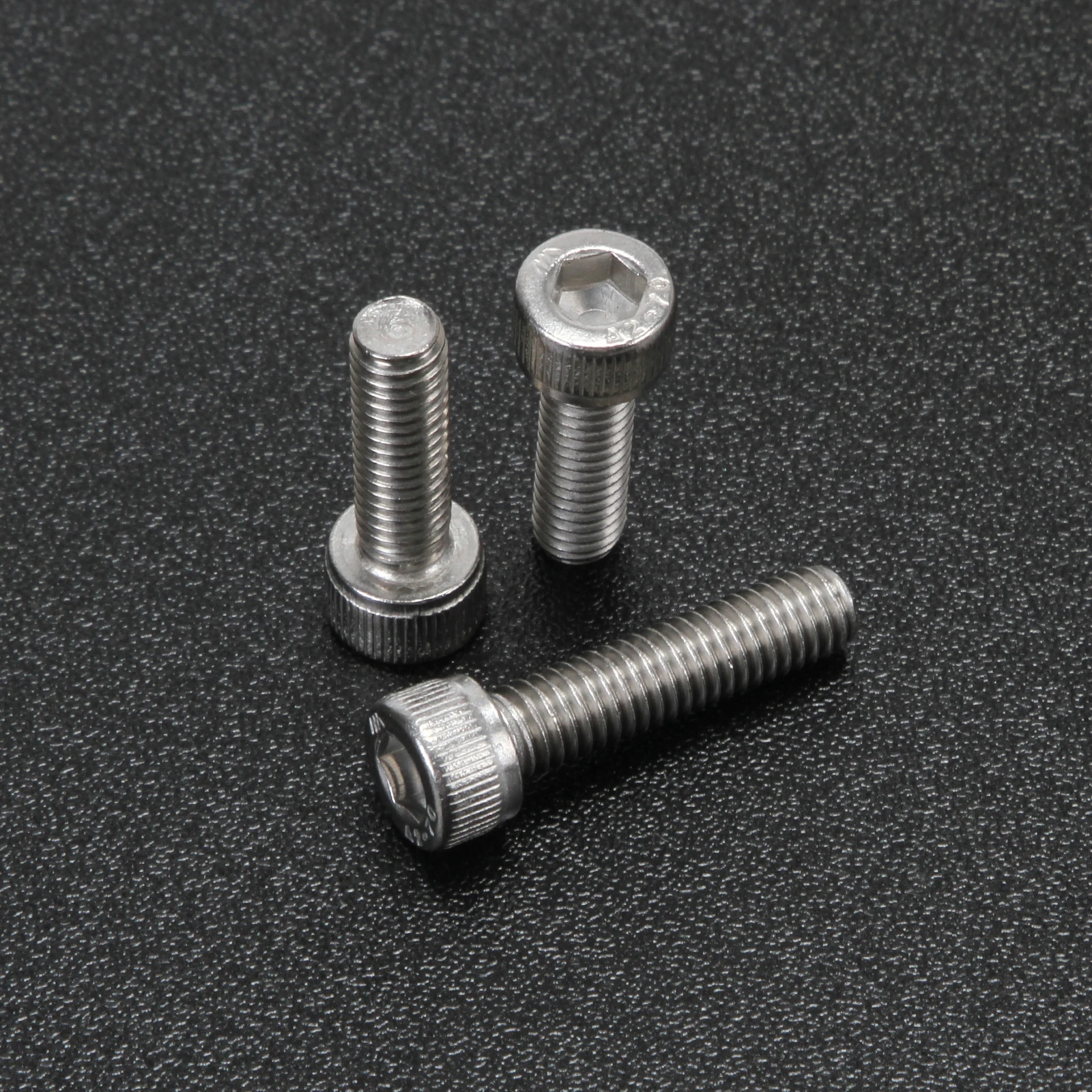 50pcs M6*8/10/12/14/16/18/20-120/130/140/150mm 304 Stainless Steel Screw Cylinder Head Hex Socket Screw Cup Head Bolts DIN912
50pcs M6*8/10/12/14/16/18/20-120/130/140/150mm 304 Stainless Steel Screw Cylinder Head Hex Socket Screw Cup Head Bolts DIN912