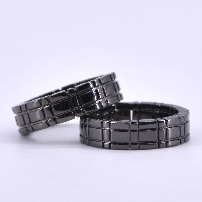 Himber Ring (Black/Gold Color Available) Magic Tricks Linking Ring Magie Close Up Street Gimmick Props Comedy
Himber Ring (Black/Gold Color Available) Magic Tricks Linking Ring Magie Close Up Street Gimmick Props Comedy
