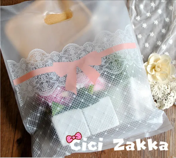 Free shipping dull polish lace bow decoration hand portable gift bag dessert candy packing bags gifts package favors supplies
Free shipping dull polish lace bow decoration hand portable gift bag dessert candy packing bags gifts package favors supplies