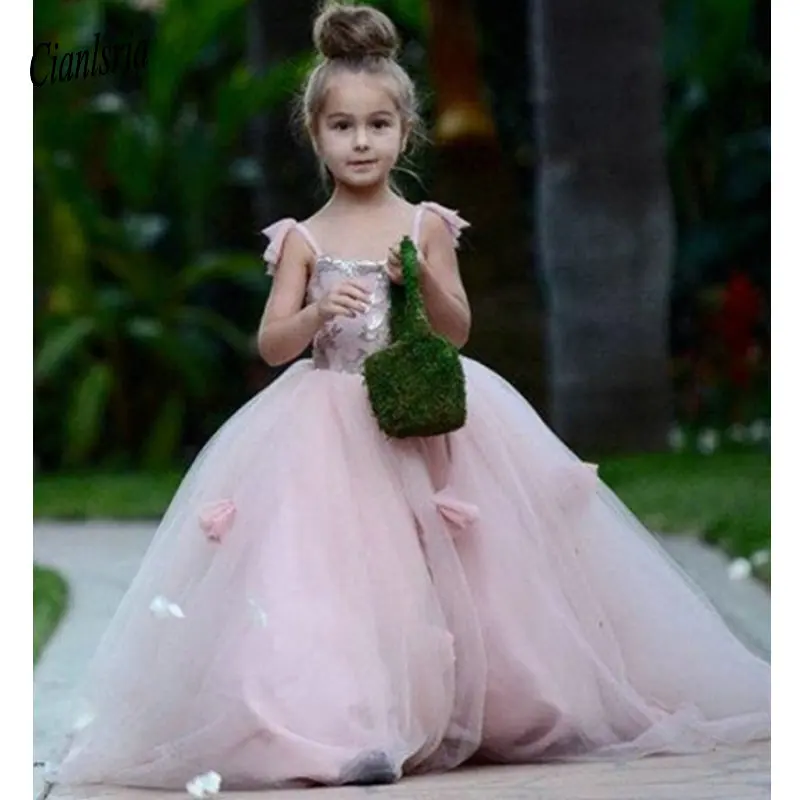 Blush Pink Flower Girls Dresses Appliques Straps Gown Ruffles Tulle Pageant Dresses for Girls Long Girl Dresses
Blush Pink Flower Girls Dresses Appliques Straps Gown Ruffles Tulle Pageant Dresses for Girls Long Girl Dresses