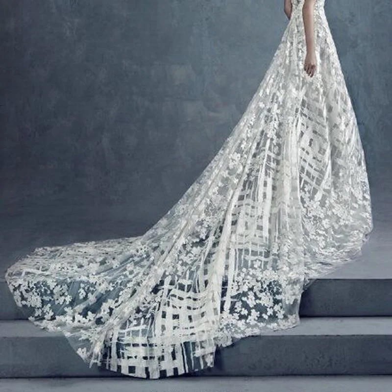 Free Shipping 110cm Width Ivory Vintage Embroidered Lace Fabric with Floral 3D High-end Luxury Wedding Gown Lace Fabric
Free Shipping 110cm Width Ivory Vintage Embroidered Lace Fabric with Floral 3D High-end Luxury Wedding Gown Lace Fabric