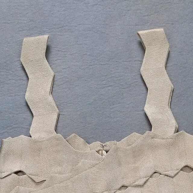 High Quality Bandage Dress Sexy Strap Elegant Celebrity Fashion Night CLub Party Dress Autumn Winter Bodycon
High Quality Bandage Dress Sexy Strap Elegant Celebrity Fashion Night CLub Party Dress Autumn Winter Bodycon