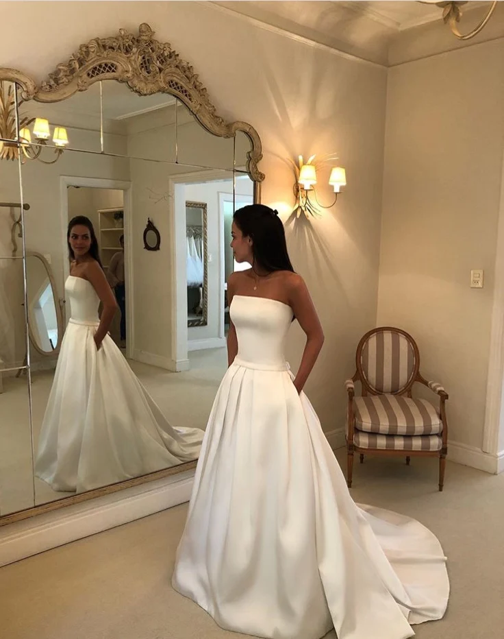 New Elegant Satin Wedding Dresses Boho Strapless Simple Bridal Dress Bow Sashes Vestidos De Noiva Bride Dresses Cheap
New Elegant Satin Wedding Dresses Boho Strapless Simple Bridal Dress Bow Sashes Vestidos De Noiva Bride Dresses Cheap