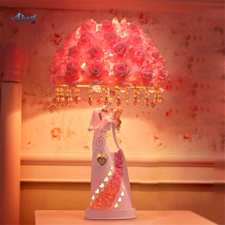 Art Deco Mariage Romantic Lover Table Lamps Wedding Room Decoration Makeup Table Lighting Fixture Flowers Lampshade Bedside Lamp
Art Deco Mariage Romantic Lover Table Lamps Wedding Room Decoration Makeup Table Lighting Fixture Flowers Lampshade Bedside Lamp