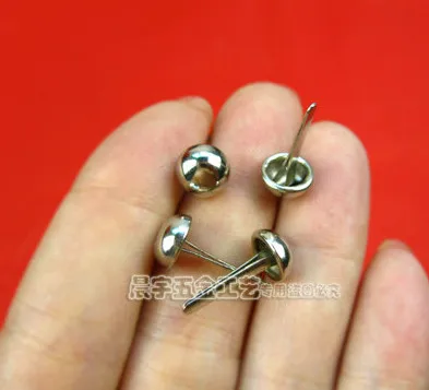 Hardware supplies Two foot nails nail feet feet Book 2 claw bucket bags smooth nail Brad nail mushrooms
Hardware supplies Two foot nails nail feet feet Book 2 claw bucket bags smooth nail Brad nail mushrooms
