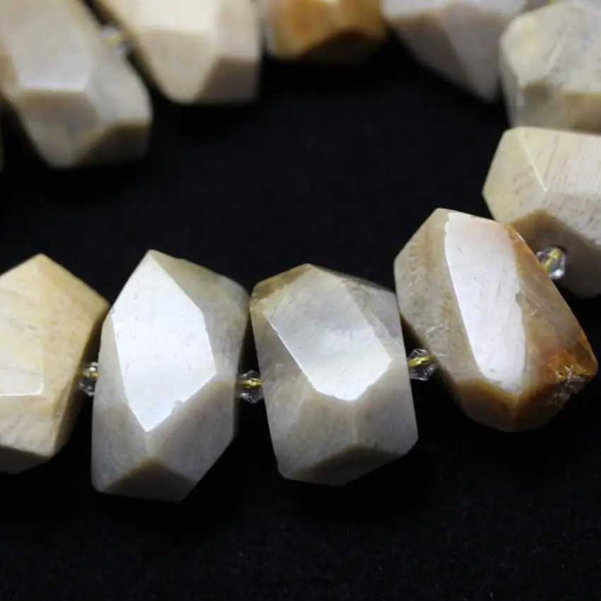 Approx 20pcs,Natural Coral Stones Nugget Beads,Smooth Faceted Chunks Loose Beads Necklace
Approx 20pcs,Natural Coral Stones Nugget Beads,Smooth Faceted Chunks Loose Beads Necklace