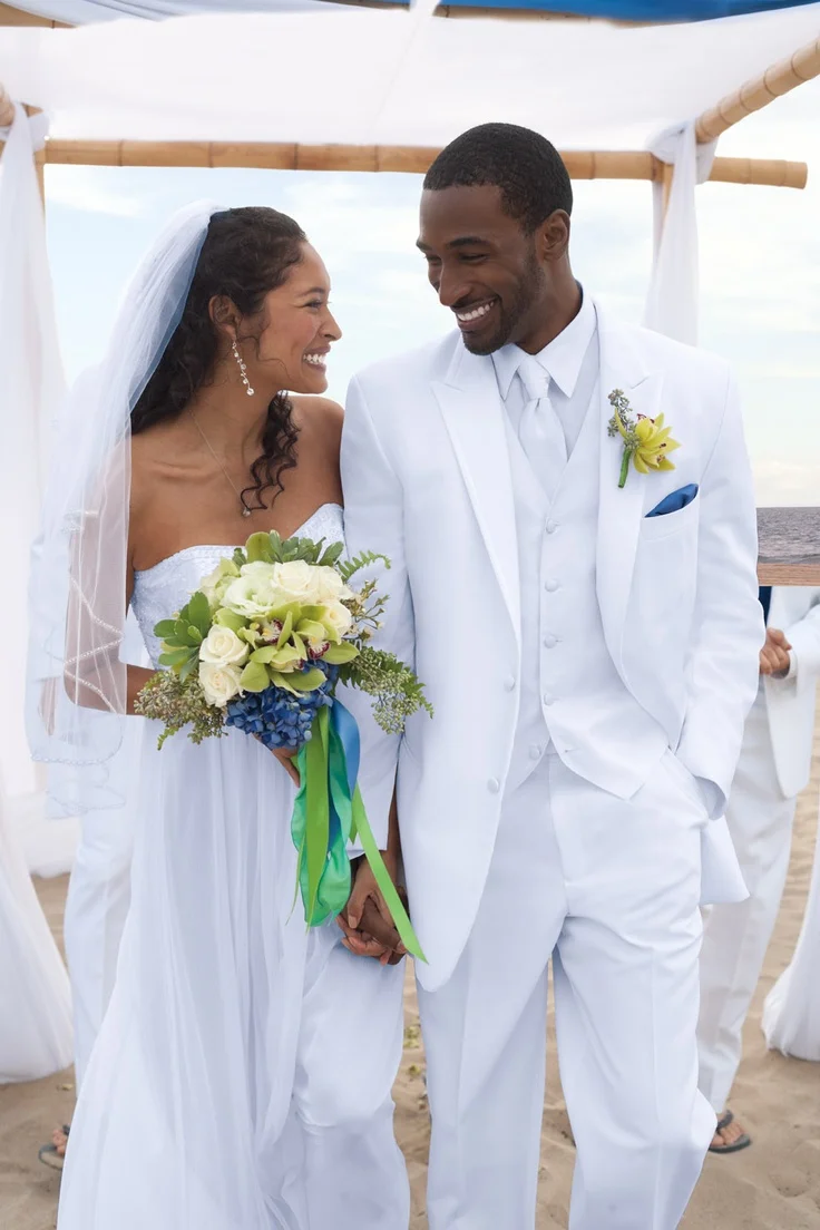 Custom Made Groomsmen White Groom Tuxedos Peak Lapel Men Suits Wedding Best Man Blazer ( Jacket+Pants+Vest +Tie) C326
Custom Made Groomsmen White Groom Tuxedos Peak Lapel Men Suits Wedding Best Man Blazer ( Jacket+Pants+Vest +Tie) C326