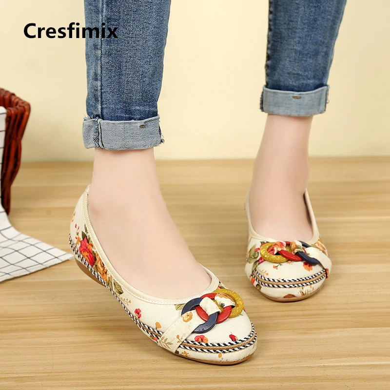 

Cresfimix zapatos de mujer; Женская мода; Сезон весна-лето, женская обувь без шнуровки на обувь на плоской подошке Женская традиционные ботинки, украшен...