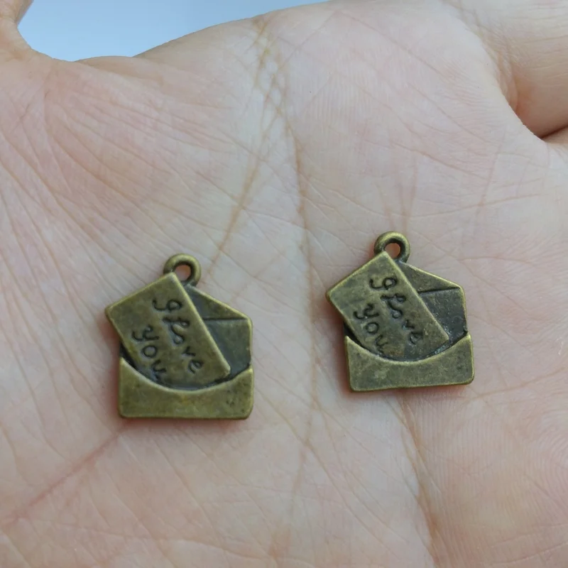 10 pieces / lot 15x18mm Alloy letter jewelry Findings charm pendants Antiqued bronze Fit Bracelet Necklace
10 pieces / lot 15x18mm Alloy letter jewelry Findings charm pendants Antiqued bronze Fit Bracelet Necklace