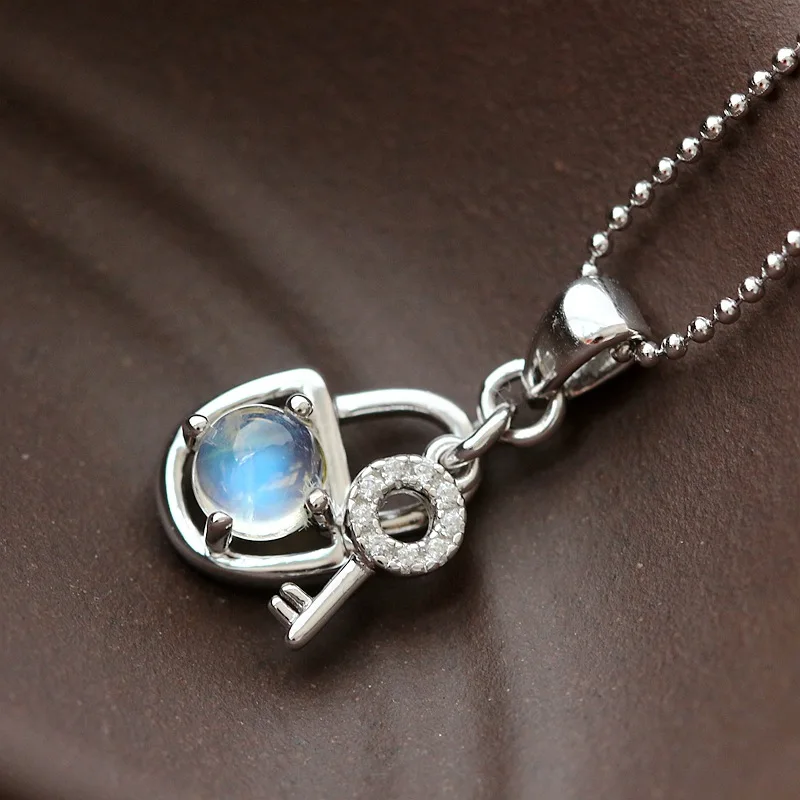 Wholesale Silver Handmade Natural Blue Moonstone Pendant Retro Thai Silver S925 Sterling Silver Key Lock Pendant Women
Wholesale Silver Handmade Natural Blue Moonstone Pendant Retro Thai Silver S925 Sterling Silver Key Lock Pendant Women