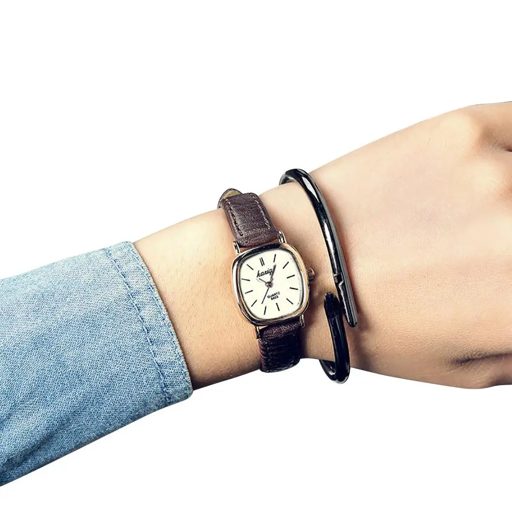 Vintage Square Thin Faux Leather Band Unisex Quartz Analog Couple Wrist Watch New
Vintage Square Thin Faux Leather Band Unisex Quartz Analog Couple Wrist Watch New