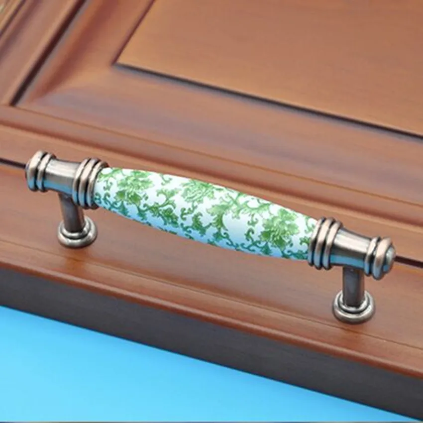 96mm Fashion creative ceramic vintage furniture handle red bronze drawer cabinet pull green porcelain dresser door handle knob
96mm Fashion creative ceramic vintage furniture handle red bronze drawer cabinet pull green porcelain dresser door handle knob