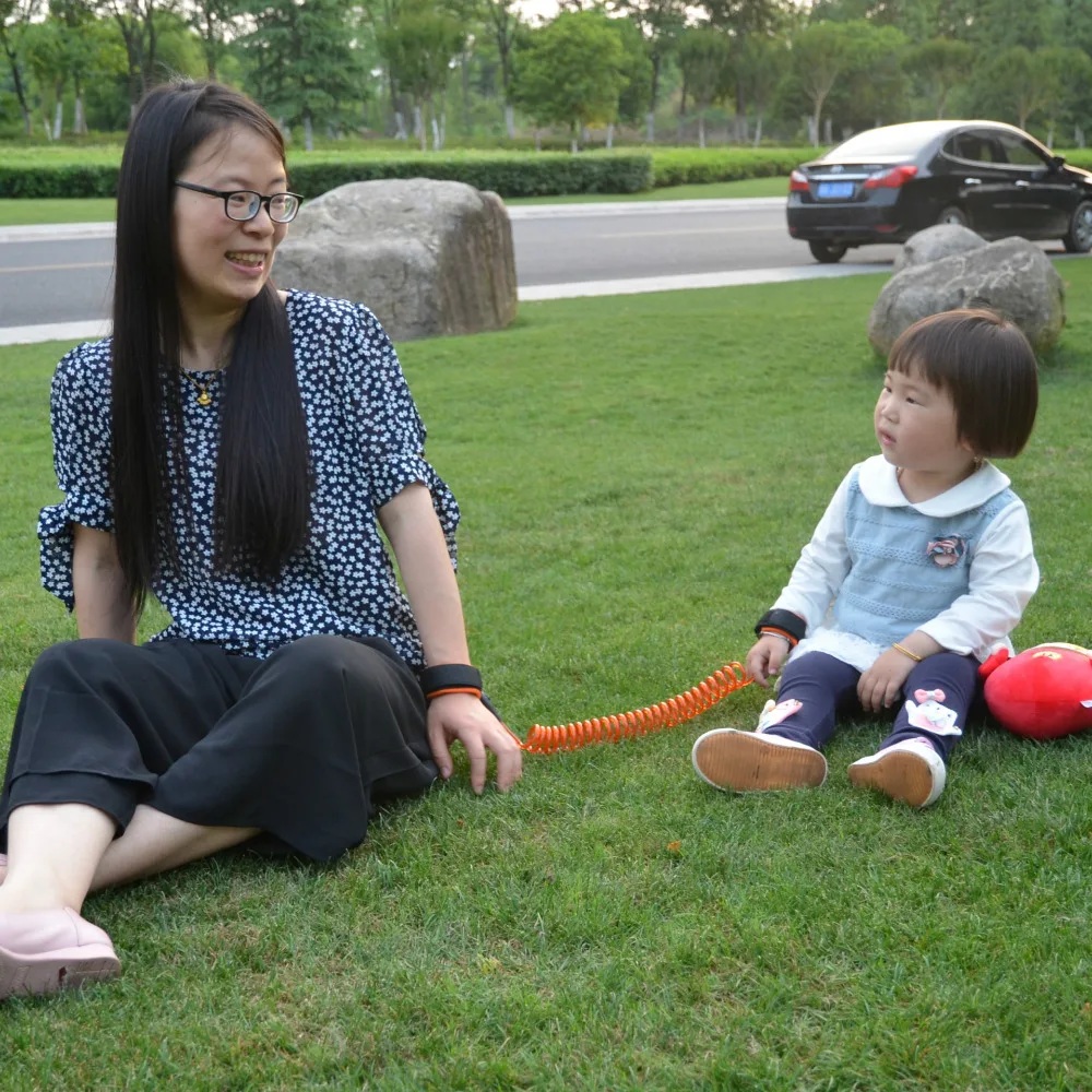 1.5M/2.5M Adjustable Kids Safety Harnesses Child Wrist Leashes Anti-lost Link Children Wristband
1.5M/2.5M Adjustable Kids Safety Harnesses Child Wrist Leashes Anti-lost Link Children Wristband