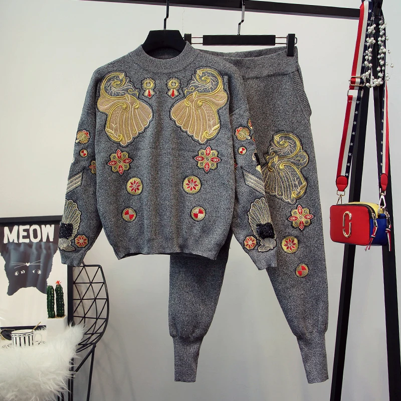 2018 Time-limited Crop Top And Skirt Set New Women's Wear European Station Embroidered Blouse, Long Sleeve Knit Sweater Suit.
2018 Time-limited Crop Top And Skirt Set New Women's Wear European Station Embroidered Blouse, Long Sleeve Knit Sweater Suit.