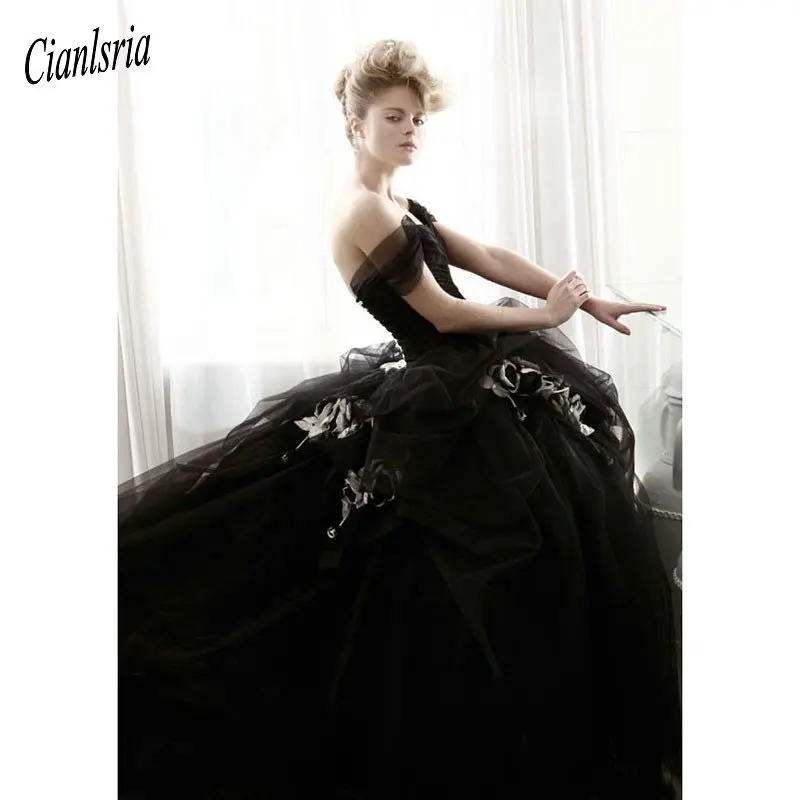Off The Shoulder Quinceanera Dresses 15 Party Sexy Lace Applique Court Train Luxury 2020 Vestido Debutante Gowns Plus Size
Off The Shoulder Quinceanera Dresses 15 Party Sexy Lace Applique Court Train Luxury 2020 Vestido Debutante Gowns Plus Size