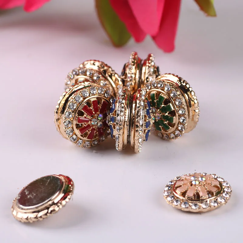 Women Scarves Brooch Magnetic Wheel Design 12pcs Magnet Scarf Clasps Scarf Magnetic Brooch Buttons Scarf Pins Female 
Women Scarves Brooch Magnetic Wheel Design 12pcs Magnet Scarf Clasps Scarf Magnetic Brooch Buttons Scarf Pins Female