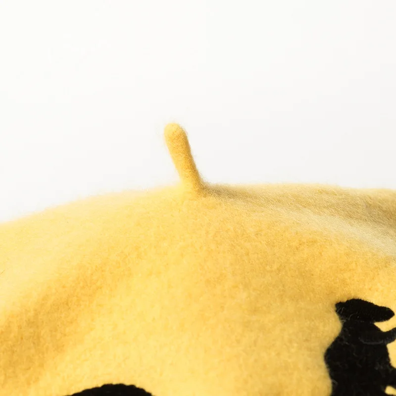 Autumn winter new cartoon animal High quality beret embroidery wool beret ladies warm berets hat painter hat dinosaur
Autumn winter new cartoon animal High quality beret embroidery wool beret ladies warm berets hat painter hat dinosaur