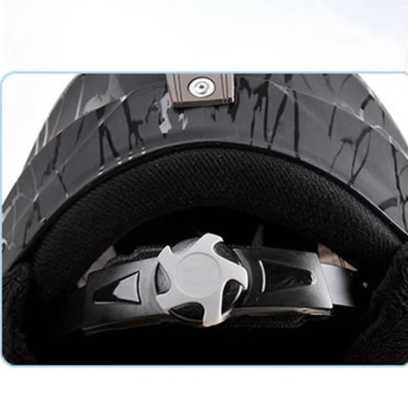 COPOZZ ski helmet overall molded skis men's women's skating skiing CE certification safety airsoft helmet protective equipment
COPOZZ ski helmet overall molded skis men's women's skating skiing CE certification safety airsoft helmet protective equipment