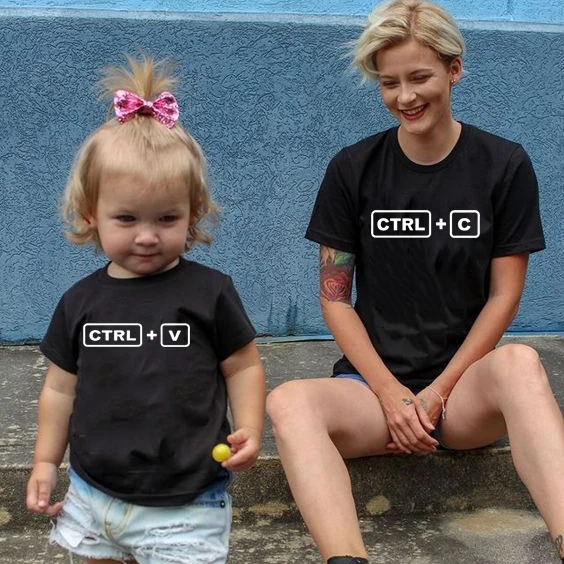 1pcs Family Matching Clothes CTRL + C CTRL + V Family Look Mom Son Daughter T Shirts Summer Family Creative T-shirt Cute Tops
1pcs Family Matching Clothes CTRL + C CTRL + V Family Look Mom Son Daughter T Shirts Summer Family Creative T-shirt Cute Tops