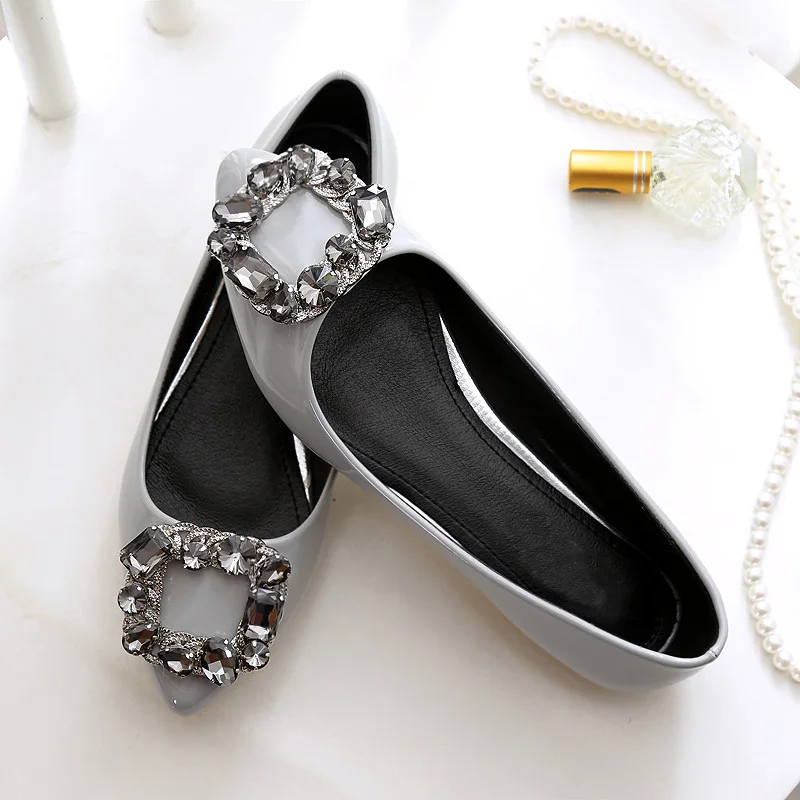 TIMETANG Women flats PU patent leather shoes New fashion pointed Toe crystal diamond plus SIZE 33-45 Women casual flat heel C123
TIMETANG Women flats PU patent leather shoes New fashion pointed Toe crystal diamond plus SIZE 33-45 Women casual flat heel C123