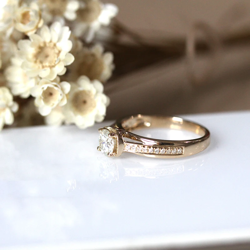 DUPUY Engagement Ring Forver Classic 5mm 0.5ct Round Cutting 14k Yellow Gold Ring High-End Wedding Female Diamond Ring D180065
DUPUY Engagement Ring Forver Classic 5mm 0.5ct Round Cutting 14k Yellow Gold Ring High-End Wedding Female Diamond Ring D180065