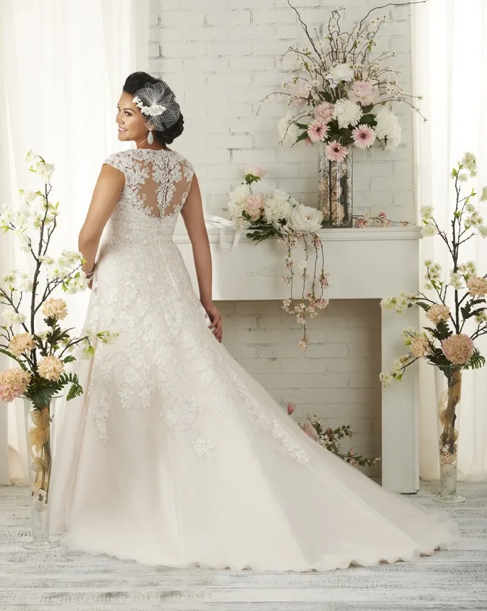 Plus Size wedding dresses 2016 Romantic V-neck Cap Sleeve Beaded Appliques Bride Dress Vestido De Noiva robe de mariage
Plus Size wedding dresses 2016 Romantic V-neck Cap Sleeve Beaded Appliques Bride Dress Vestido De Noiva robe de mariage