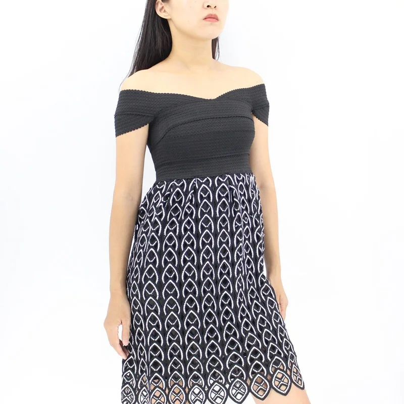 YoungGee Sexy Off Shoulder Women Crochet Lace Dress Slim Bodycon Dress 2019 Spring Summer Bandage Elastic Party Dresses Vestidos
YoungGee Sexy Off Shoulder Women Crochet Lace Dress Slim Bodycon Dress 2019 Spring Summer Bandage Elastic Party Dresses Vestidos