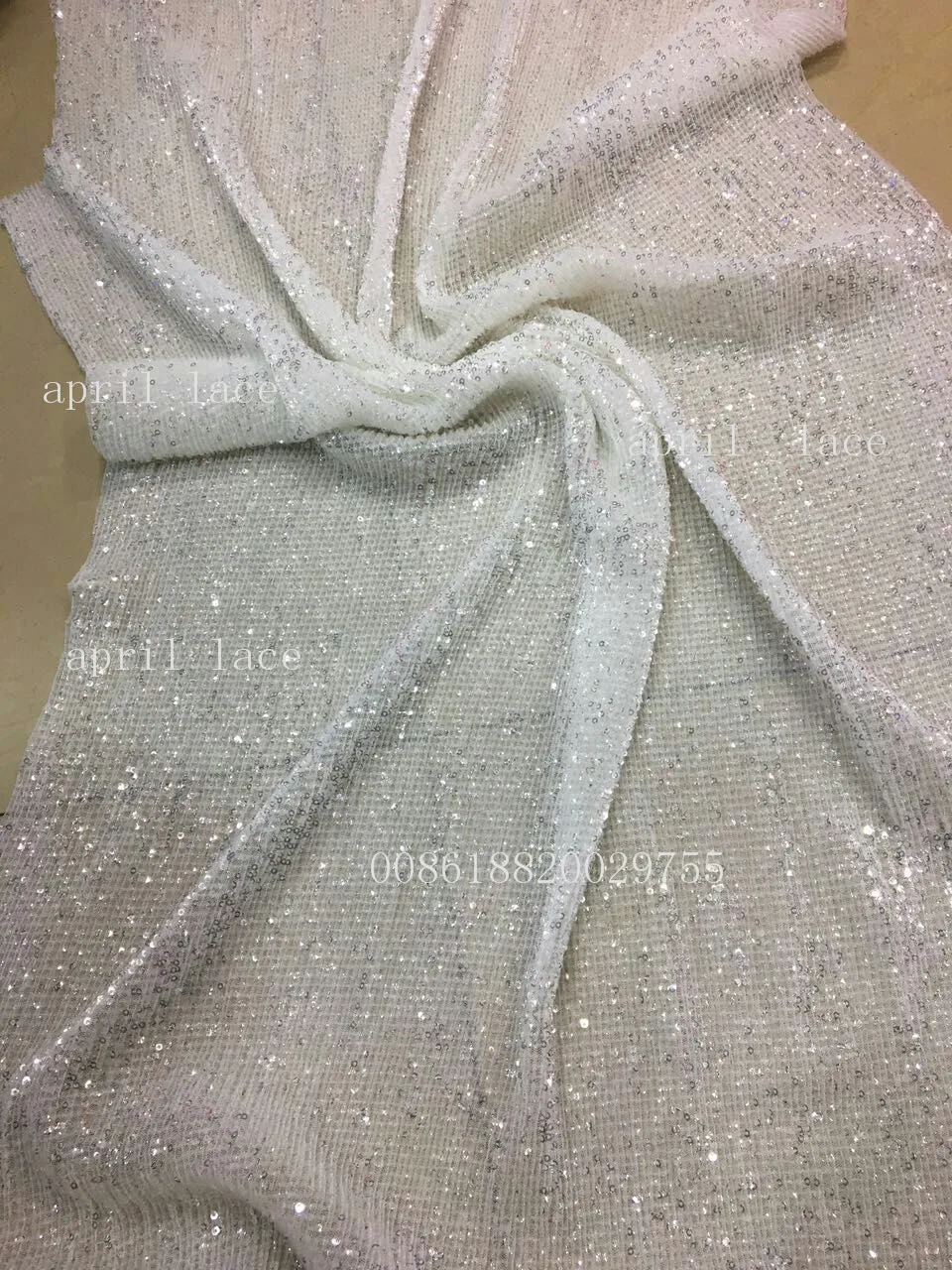 5yards /lot mm0134 crystal luxury sequin embroidery net mesh lace fabric for evening dress/wedding
5yards /lot mm0134 crystal luxury sequin embroidery net mesh lace fabric for evening dress/wedding