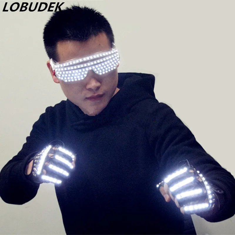 Очки для сцены со светодиодными перчатками, декоративные мигающие очки для выступлений, бара, ночного клуба, певицы
Очки для сцены со светодиодными перчатками, декоративные мигающие очки для выступлений, бара, ночного клуба, певицы