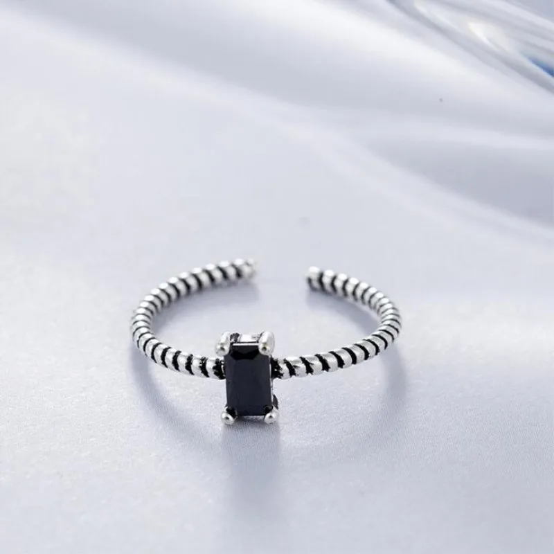 New Fashion Silver Plated Jewelry Not Allergic Female Simple Geometric Square Black Crystal Temperament Opening Rings R037
New Fashion Silver Plated Jewelry Not Allergic Female Simple Geometric Square Black Crystal Temperament Opening Rings R037