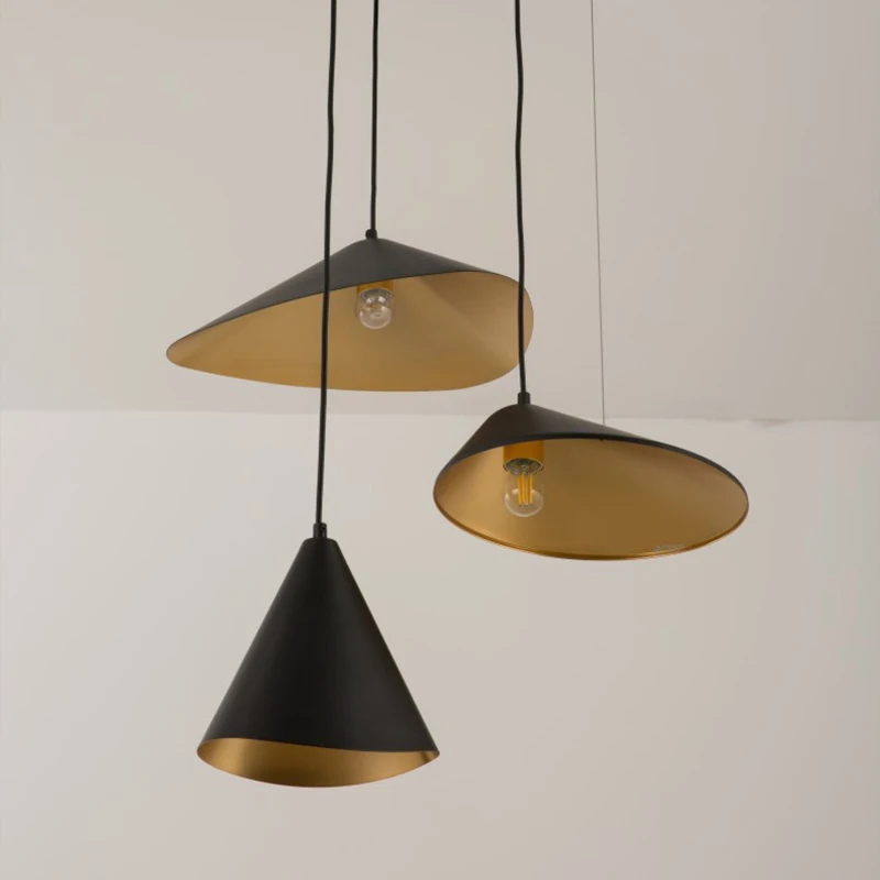 Modern minimalist single head chandelier art for restaurant decoration LED black metal paint E27 lighting free combination
Modern minimalist single head chandelier art for restaurant decoration LED black metal paint E27 lighting free combination