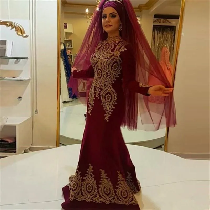 Burgundy Muslim Evening Dresses 2019 Mermaid Appliques Lace Women Islamic Dubai Saudi Arabic Long Formal Evening Gown
Burgundy Muslim Evening Dresses 2019 Mermaid Appliques Lace Women Islamic Dubai Saudi Arabic Long Formal Evening Gown
