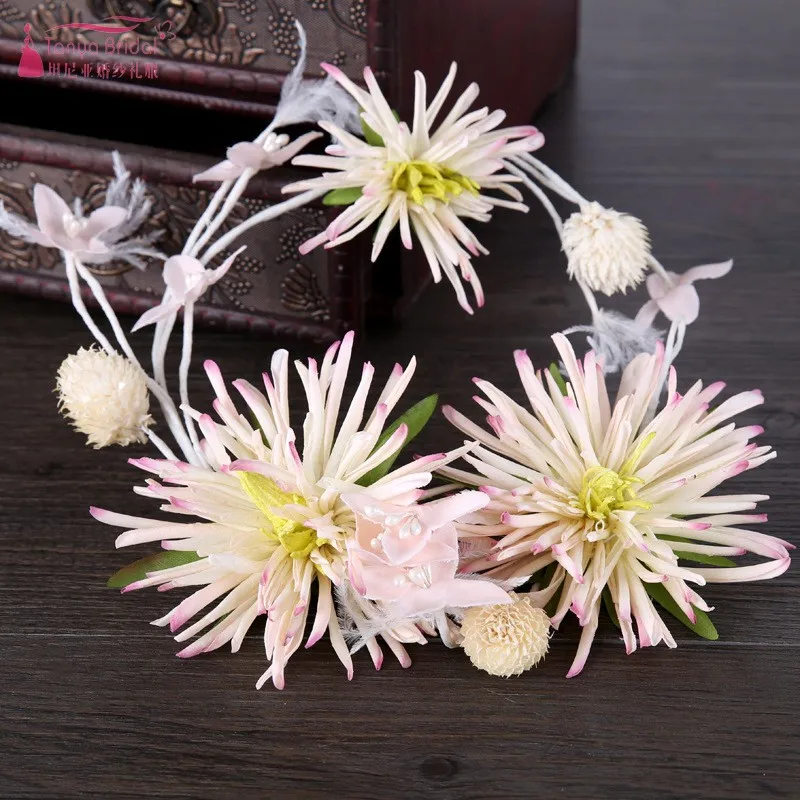 Handmade flowers bridal head flower jewelry bohemian girl wreath head photo studio shoot flower fairy hair band DQG668
Handmade flowers bridal head flower jewelry bohemian girl wreath head photo studio shoot flower fairy hair band DQG668
